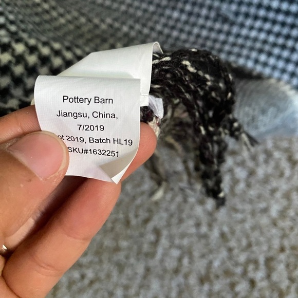 Pottery Barn 2017 Whittaker Throw Blanket - Picture 8 of 10